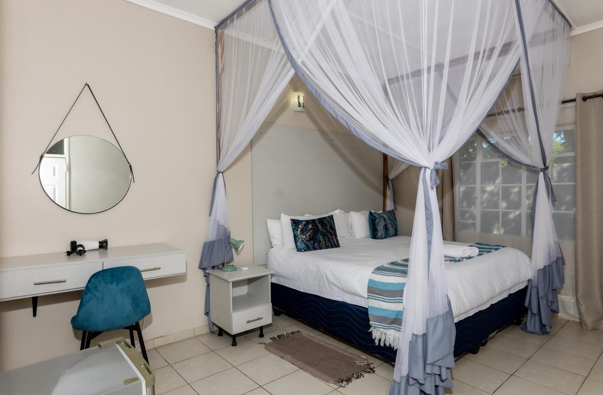 Hungwe House Villa Victoria Falls Exterior photo